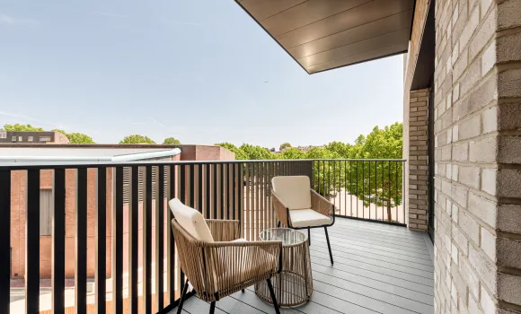 Kew Bridge Rise, Apartment 105, Wren House, 2-Bedroom, Balony