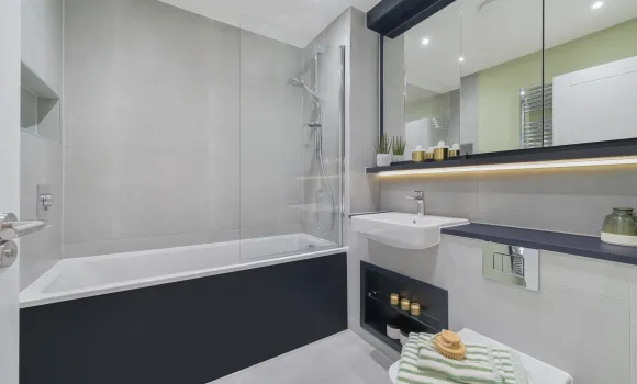 Abbotts Chase, Plot 2, bathroom