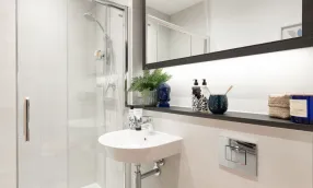 The Kingsley Building Bathroom 2