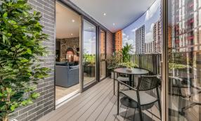 Dagenham Green 2 bed show apartment