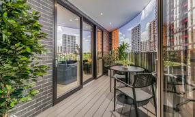 Dagenham Green 2 bed show apartment