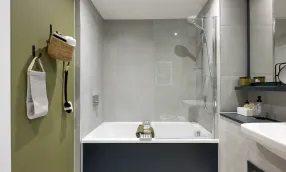 Hollymead Square, showhome, Bathroom