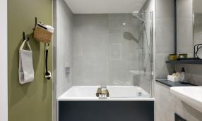 Hollymead Square, showhome, Bathroom