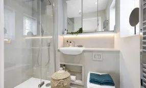 Elgrove Gardens, bathroom