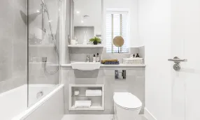 Elgrove Gardens, bathroom