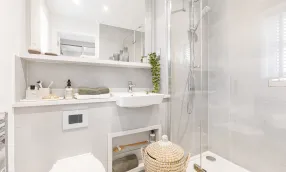 Elgrove Gardens, bathroom