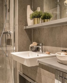 En suite A08 Sink