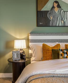 A08 Bedroom Dec