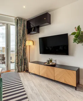 Lampton Parkside - Apartment F1.89 - 2-bedroom 2-bathroom - kitchen/living/dining 
