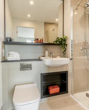Dagenham Green, 2 bed show home, Ensuite