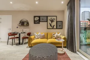 The Empire, Apartment 922