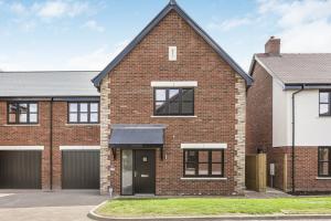 The Thorpe, Number 8