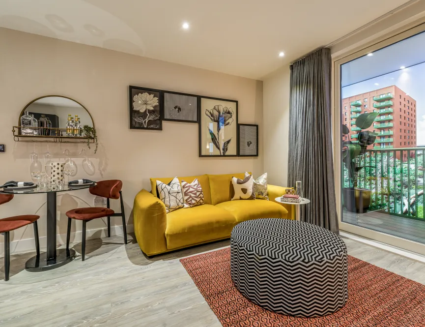 Dagenham Green - 1-bedroom - Living room 