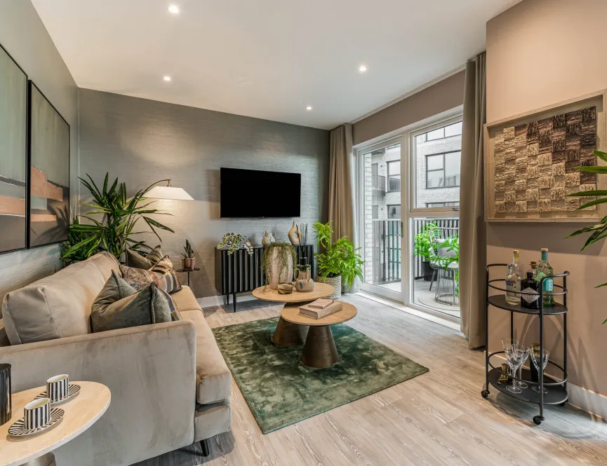 Kew Bridge Rise, Living area