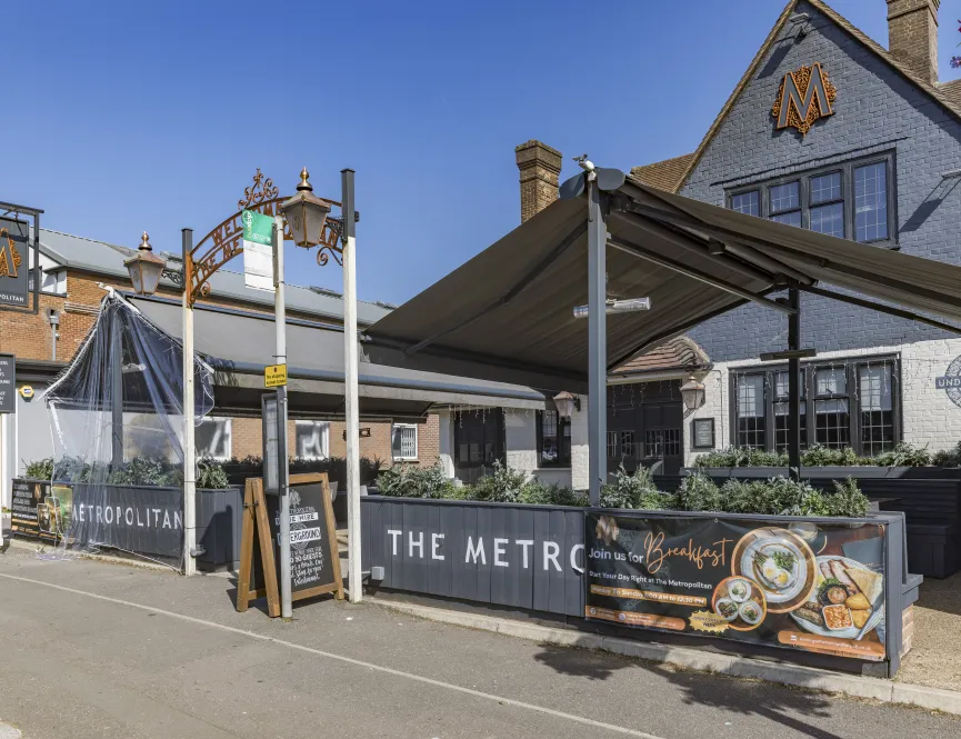Dining14_LittleChalfont.jpg