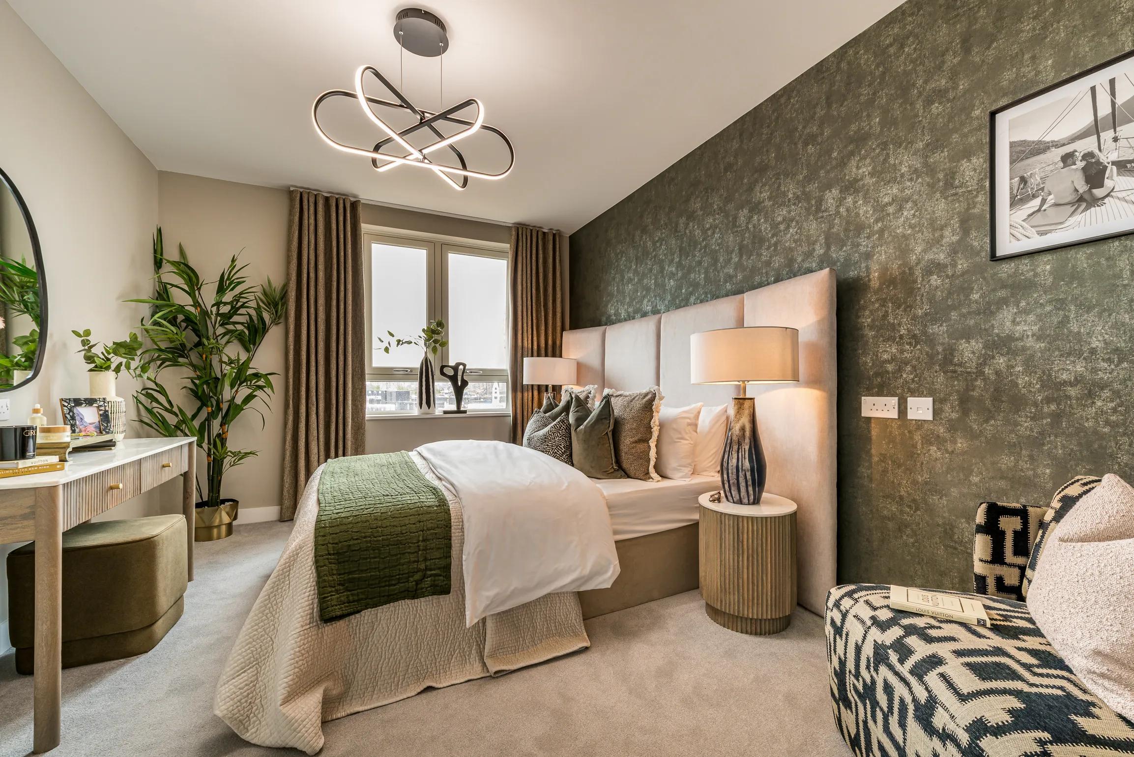 Dagenham Green - Apartment 865 - Principal bedroom 