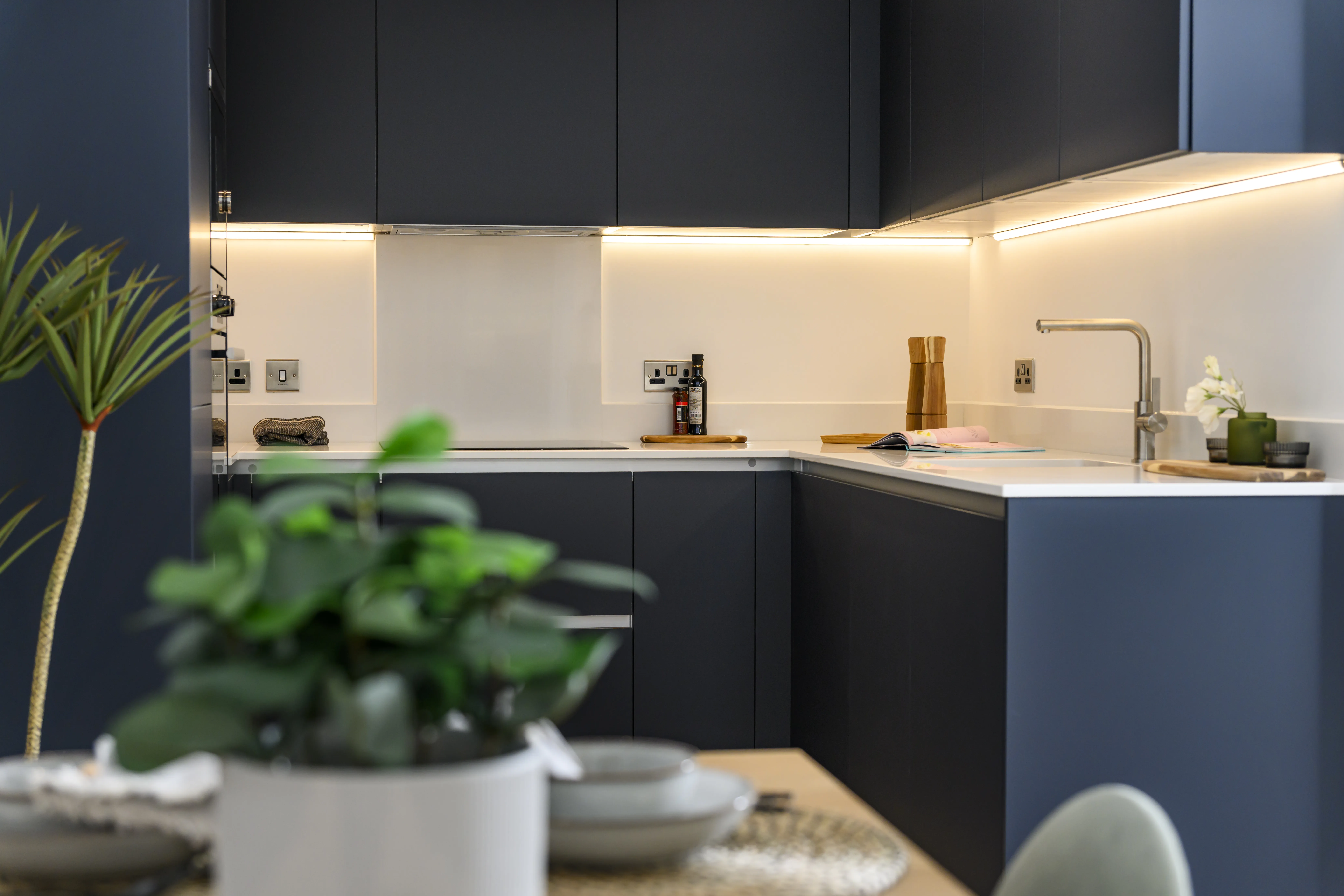 Lampton Parkside - 2-bed - U-kitchen 