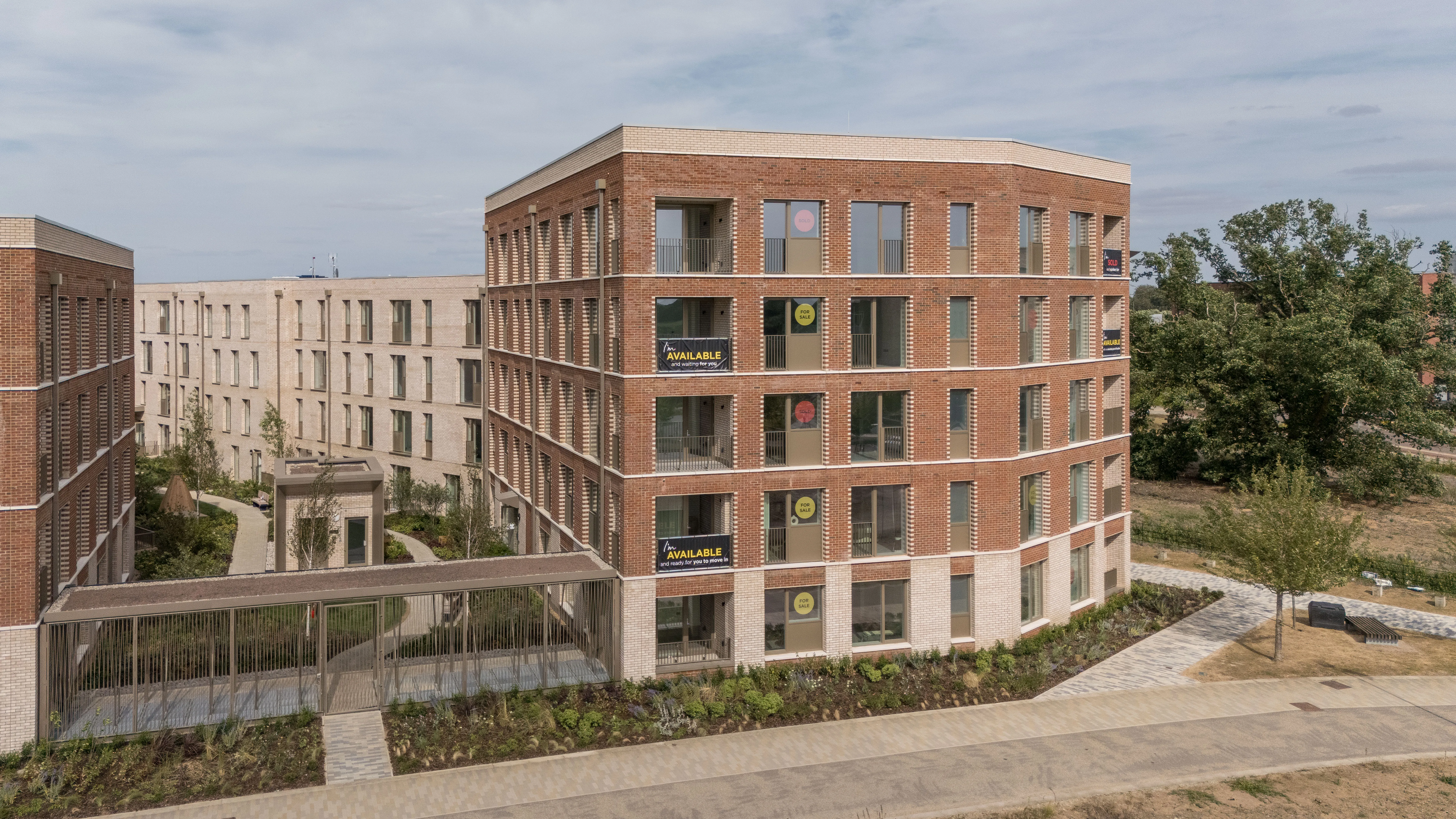 Knights Park, Fusion block external