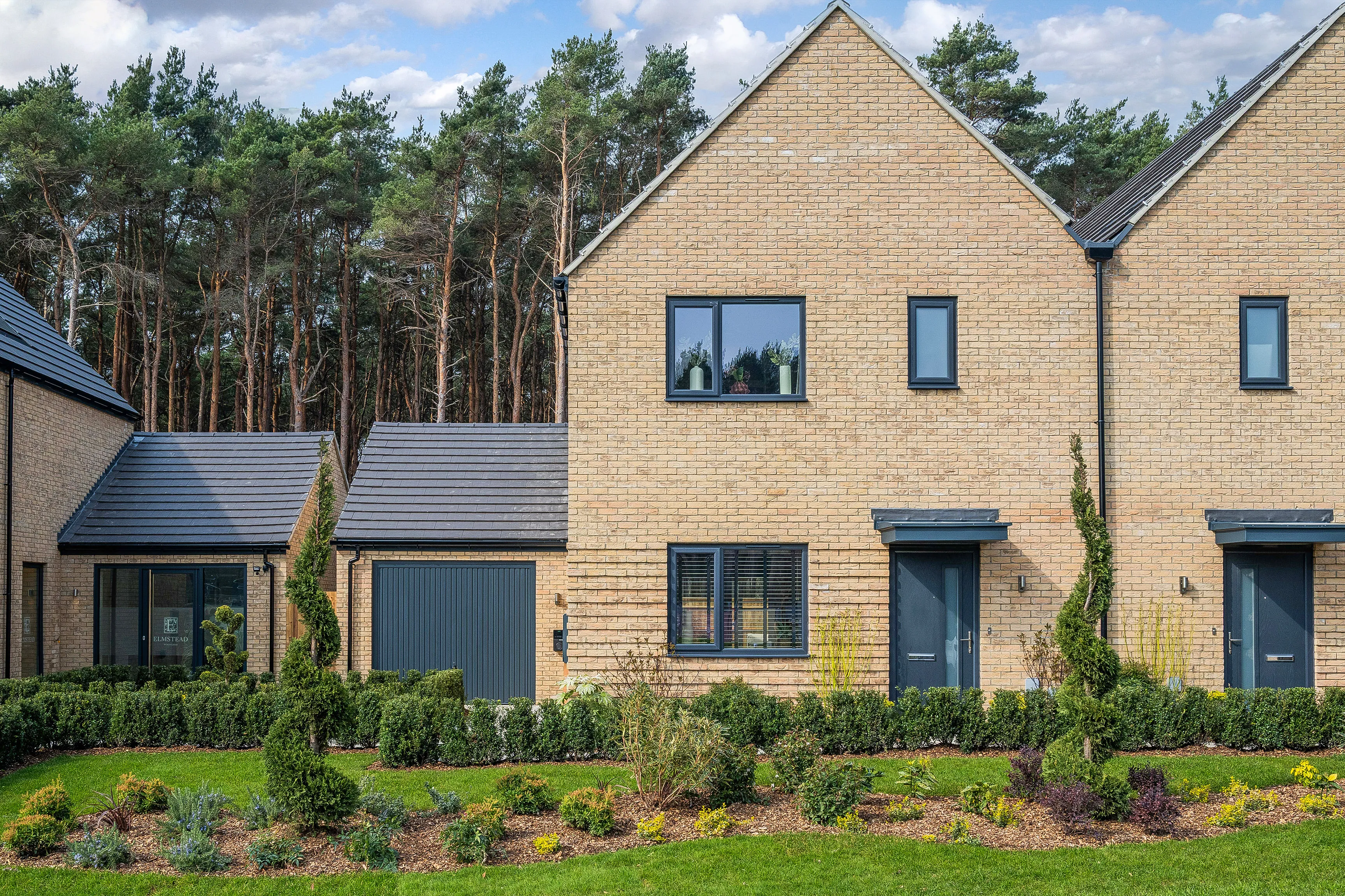 Elmstead - Bookham 3 Bed - Externaljpg.jpg
